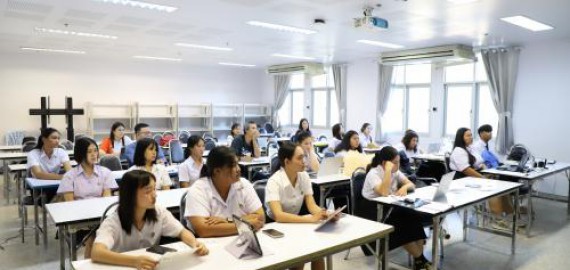 ภาพกิจกรรม  โปรแกรมวิชาเคมี คณะวิทยาศาสตร์และเทคโนโลยี ม.ราชภัฏกำแพงเพชร จัดกิจกรรมการสอบโครงการวิจัยทางเคมีแบบปากเปล่า (Oral Presentation)