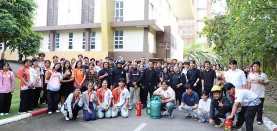 ภาพกิจกรรม  คณะวิทยาศาสตร์และเทคโนโลยี มหาวิทยาลัยราชภัฏกำแพงเพชร จัดกิจกรรมอบรมเชิงปฏิบัติการหลักสูตรการเอาตัวรอดจากภัยพิบัติและการปฐมพยาบาลเบื้องต้น