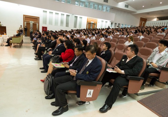 นักศึกษาเข้าร่วมงานพิธีมอบรางวัลยอดเยี่ยม ทุนการศึกษาบุคคลและองค์กรดีเด่นทางวิทยาศาสตร์ ประจำปีที่ 48 พ.ศ.2558