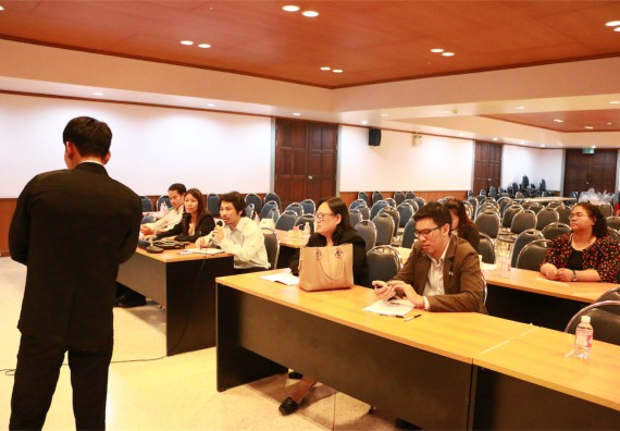 การนำเสนอโปสเตอร์ของนักศึกษาในงานประชุมวิชาการด้านวิทยาศาสตร์ 2559