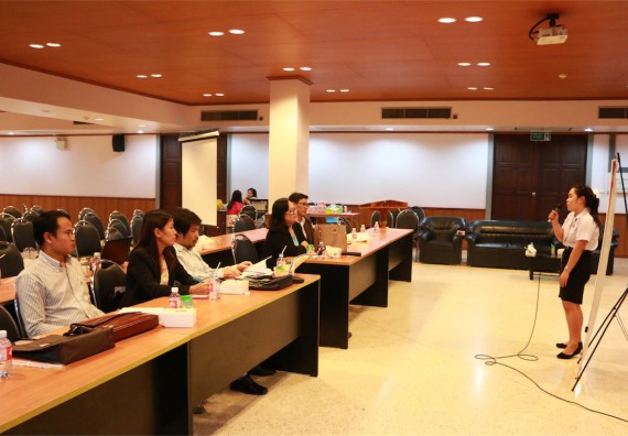 การนำเสนอโปสเตอร์ของนักศึกษาในงานประชุมวิชาการด้านวิทยาศาสตร์ 2559