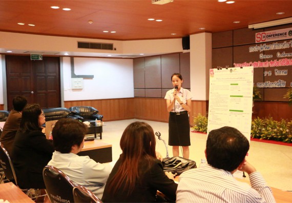 การนำเสนอโปสเตอร์ของนักศึกษาในงานประชุมวิชาการด้านวิทยาศาสตร์ 2559