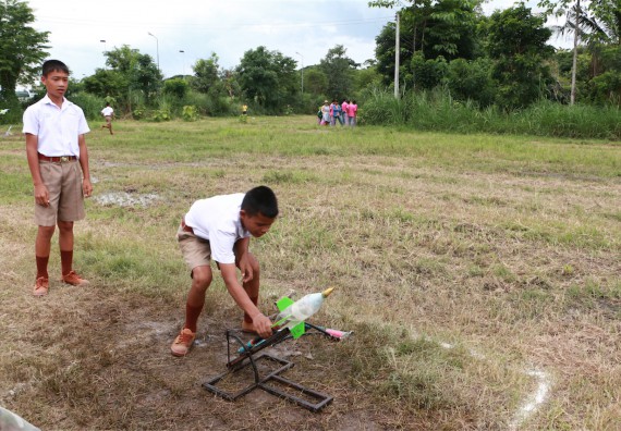 การแข่งขันจรวดขวดน้ำ ระดับมัธยมศึกษาปีที่ 1-3