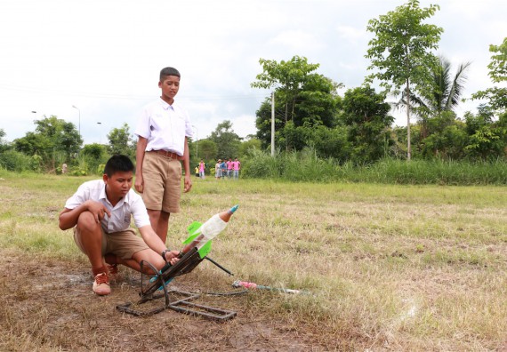 การแข่งขันจรวดขวดน้ำ ระดับมัธยมศึกษาปีที่ 1-3