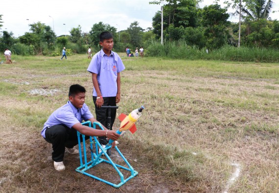 การแข่งขันจรวดขวดน้ำ ระดับมัธยมศึกษาปีที่ 1-3