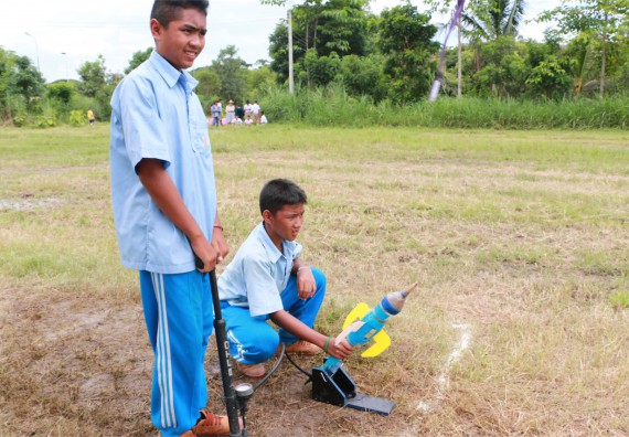 การแข่งขันจรวดขวดน้ำ ระดับมัธยมศึกษาปีที่ 1-3