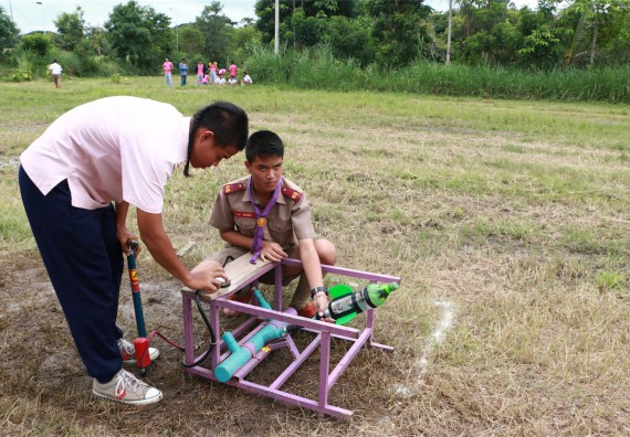 การแข่งขันจรวดขวดน้ำ ระดับมัธยมศึกษาปีที่ 1-3
