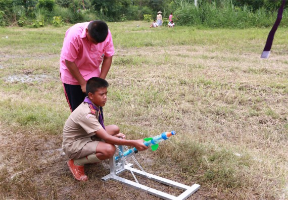 การแข่งขันจรวดขวดน้ำ ระดับมัธยมศึกษาปีที่ 1-3