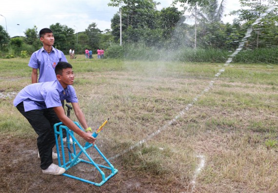 การแข่งขันจรวดขวดน้ำ ระดับมัธยมศึกษาปีที่ 1-3