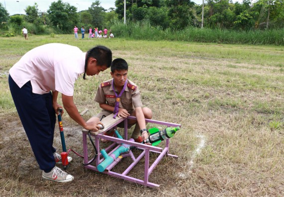 การแข่งขันจรวดขวดน้ำ ระดับมัธยมศึกษาปีที่ 1-3