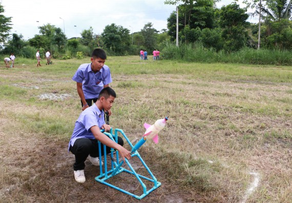 การแข่งขันจรวดขวดน้ำ ระดับมัธยมศึกษาปีที่ 1-3