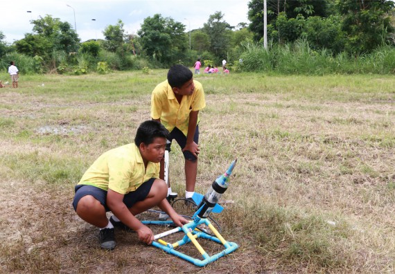 การแข่งขันจรวดขวดน้ำ ระดับมัธยมศึกษาปีที่ 1-3