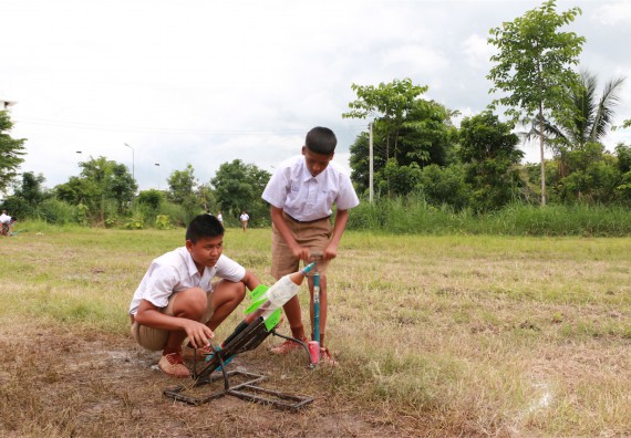 การแข่งขันจรวดขวดน้ำ ระดับมัธยมศึกษาปีที่ 1-3