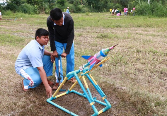 การแข่งขันจรวดขวดน้ำ ระดับมัธยมศึกษาปีที่ 1-3