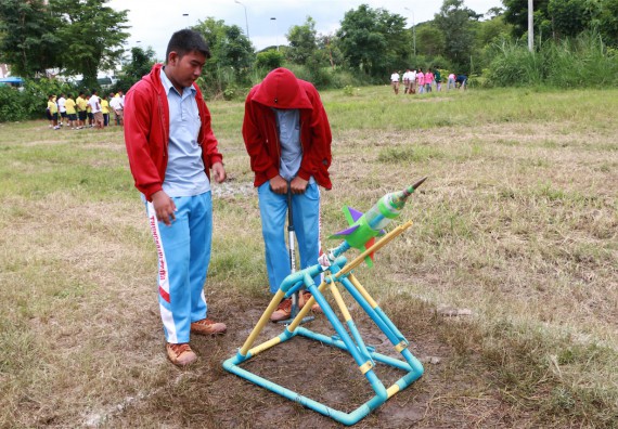 การแข่งขันจรวดขวดน้ำ ระดับมัธยมศึกษาปีที่ 1-3