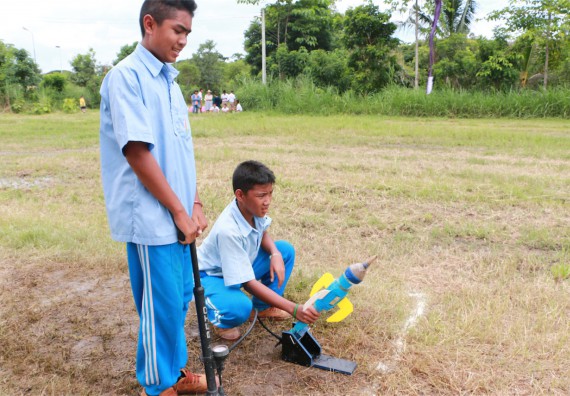 การแข่งขันจรวดขวดน้ำ ระดับมัธยมศึกษาปีที่ 1-3