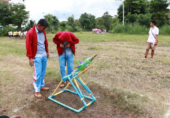การแข่งขันจรวดขวดน้ำ ระดับมัธยมศึกษาปีที่ 1-3