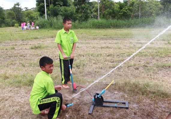 การแข่งขันจรวดขวดน้ำ ระดับมัธยมศึกษาปีที่ 1-3