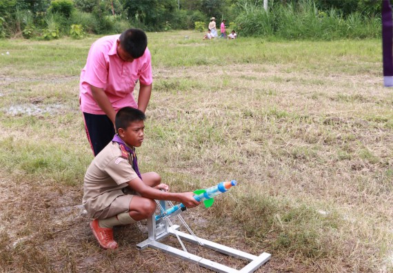 การแข่งขันจรวดขวดน้ำ ระดับมัธยมศึกษาปีที่ 1-3