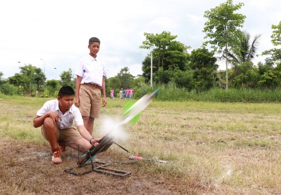 การแข่งขันจรวดขวดน้ำ ระดับมัธยมศึกษาปีที่ 1-3