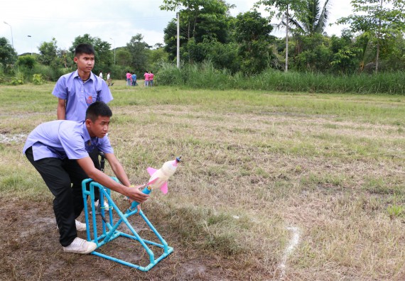 การแข่งขันจรวดขวดน้ำ ระดับมัธยมศึกษาปีที่ 1-3
