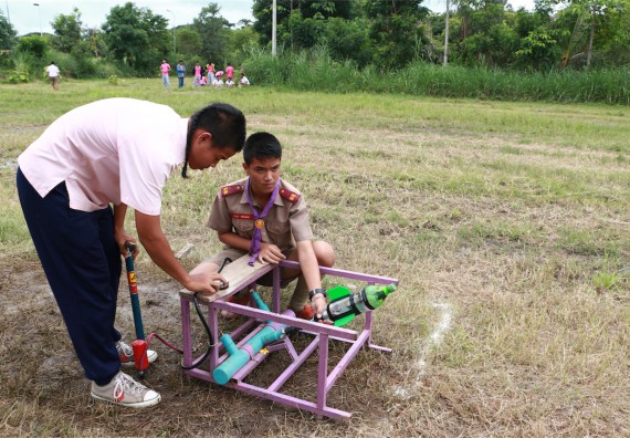 การแข่งขันจรวดขวดน้ำ ระดับมัธยมศึกษาปีที่ 1-3