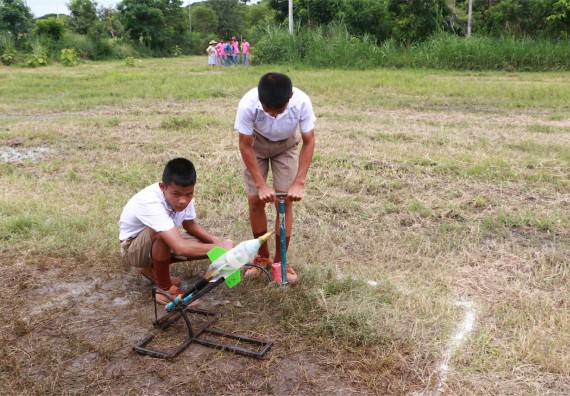 การแข่งขันจรวดขวดน้ำ ระดับมัธยมศึกษาปีที่ 1-3
