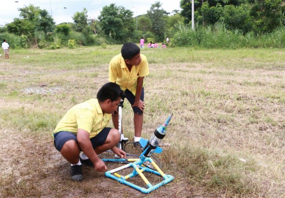 การแข่งขันจรวดขวดน้ำ ระดับมัธยมศึกษาปีที่ 1-3
