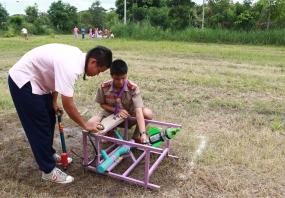 การแข่งขันจรวดขวดน้ำ ระดับมัธยมศึกษาปีที่ 1-3