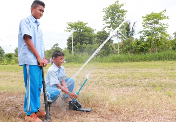 การแข่งขันจรวดขวดน้ำ ระดับมัธยมศึกษาปีที่ 1-3