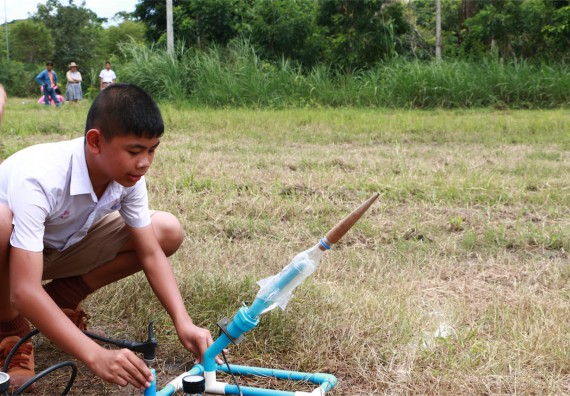 การแข่งขันจรวดขวดน้ำ ระดับมัธยมศึกษาปีที่ 1-3