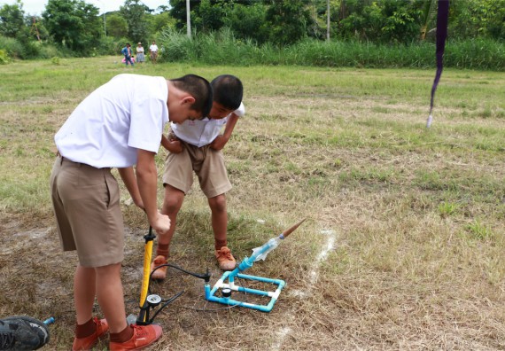 การแข่งขันจรวดขวดน้ำ ระดับมัธยมศึกษาปีที่ 1-3