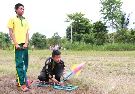 การแข่งขันจรวดขวดน้ำ ระดับมัธยมศึกษาปีที่ 1-3