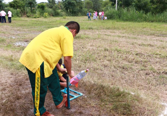 การแข่งขันจรวดขวดน้ำ ระดับมัธยมศึกษาปีที่ 1-3