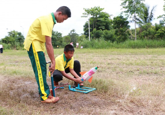 การแข่งขันจรวดขวดน้ำ ระดับมัธยมศึกษาปีที่ 1-3