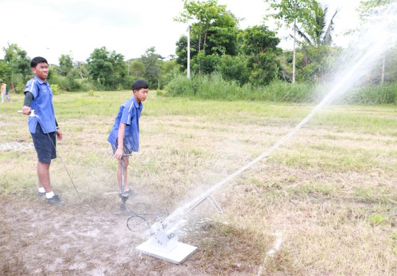 การแข่งขันจรวดขวดน้ำ ระดับมัธยมศึกษาปีที่ 4-6