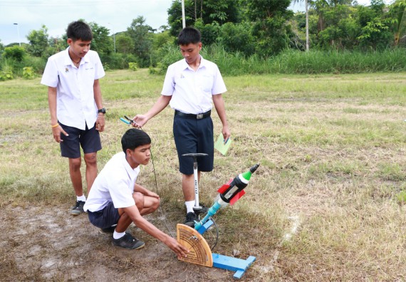 การแข่งขันจรวดขวดน้ำ ระดับมัธยมศึกษาปีที่ 4-6