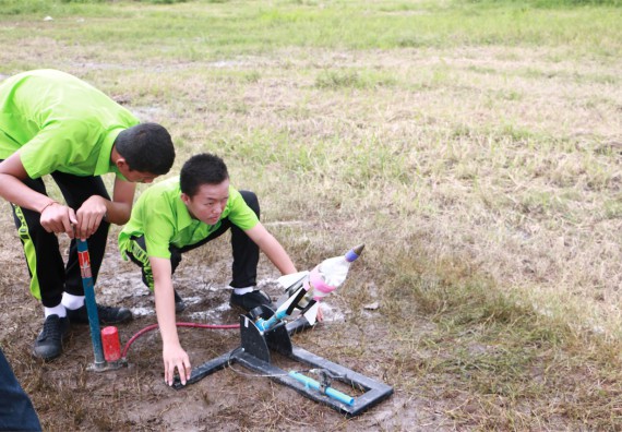 การแข่งขันจรวดขวดน้ำ ระดับมัธยมศึกษาปีที่ 4-6