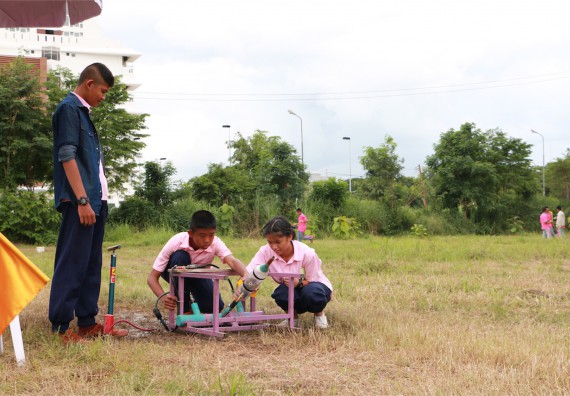 การแข่งขันจรวดขวดน้ำ ระดับมัธยมศึกษาปีที่ 4-6
