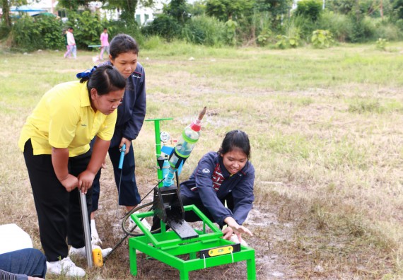 การแข่งขันจรวดขวดน้ำ ระดับมัธยมศึกษาปีที่ 4-6