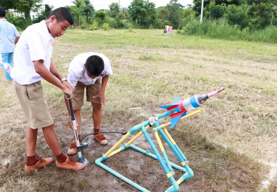 การแข่งขันจรวดขวดน้ำ ระดับมัธยมศึกษาปีที่ 4-6