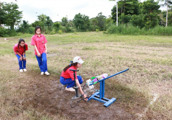การแข่งขันจรวดขวดน้ำ ระดับมัธยมศึกษาปีที่ 4-6