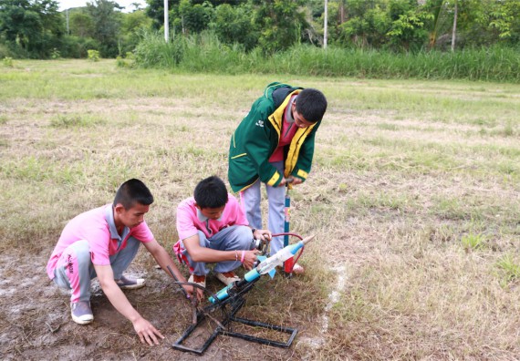 การแข่งขันจรวดขวดน้ำ ระดับมัธยมศึกษาปีที่ 4-6
