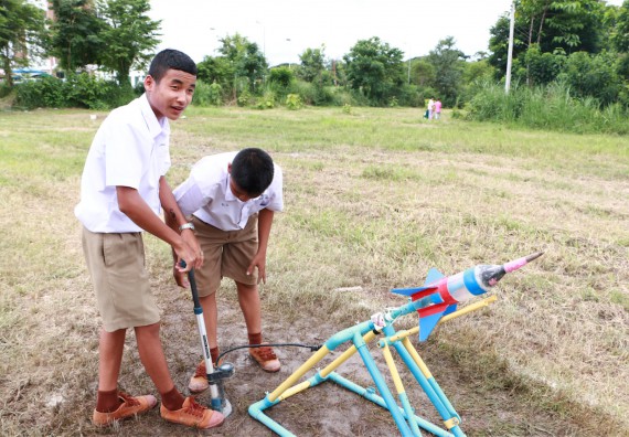 การแข่งขันจรวดขวดน้ำ ระดับมัธยมศึกษาปีที่ 4-6