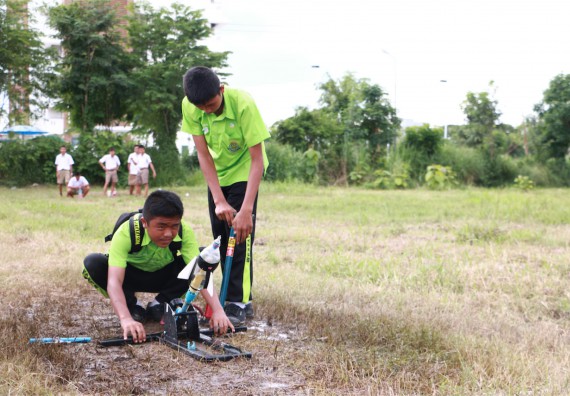 การแข่งขันจรวดขวดน้ำ ระดับมัธยมศึกษาปีที่ 4-6