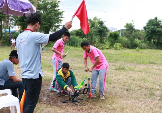 การแข่งขันจรวดขวดน้ำ ระดับมัธยมศึกษาปีที่ 4-6