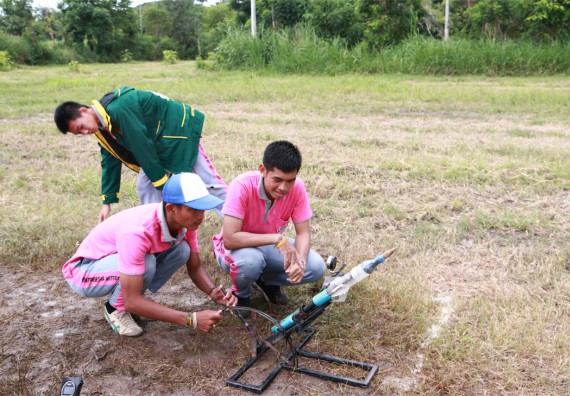 การแข่งขันจรวดขวดน้ำ ระดับมัธยมศึกษาปีที่ 4-6