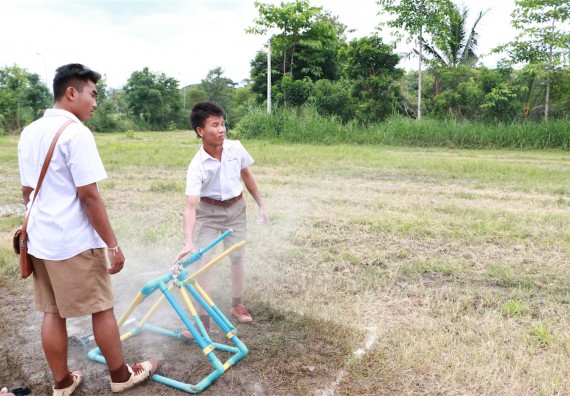 การแข่งขันจรวดขวดน้ำ ระดับมัธยมศึกษาปีที่ 4-6