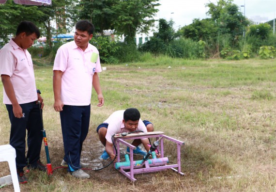 การแข่งขันจรวดขวดน้ำ ระดับมัธยมศึกษาปีที่ 4-6