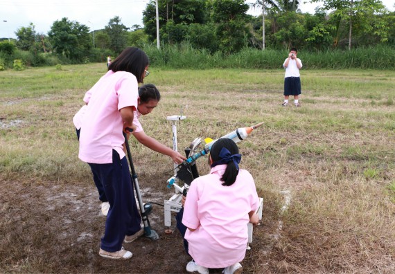 การแข่งขันจรวดขวดน้ำ ระดับมัธยมศึกษาปีที่ 4-6